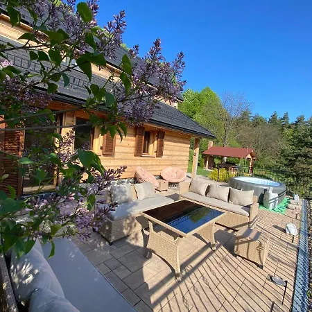 Detska - Cozy Retreat Near The Forest Zupkov