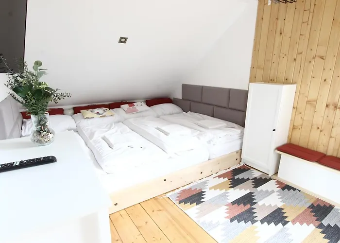 Detska - Cozy Retreat Near The Forest 샬레